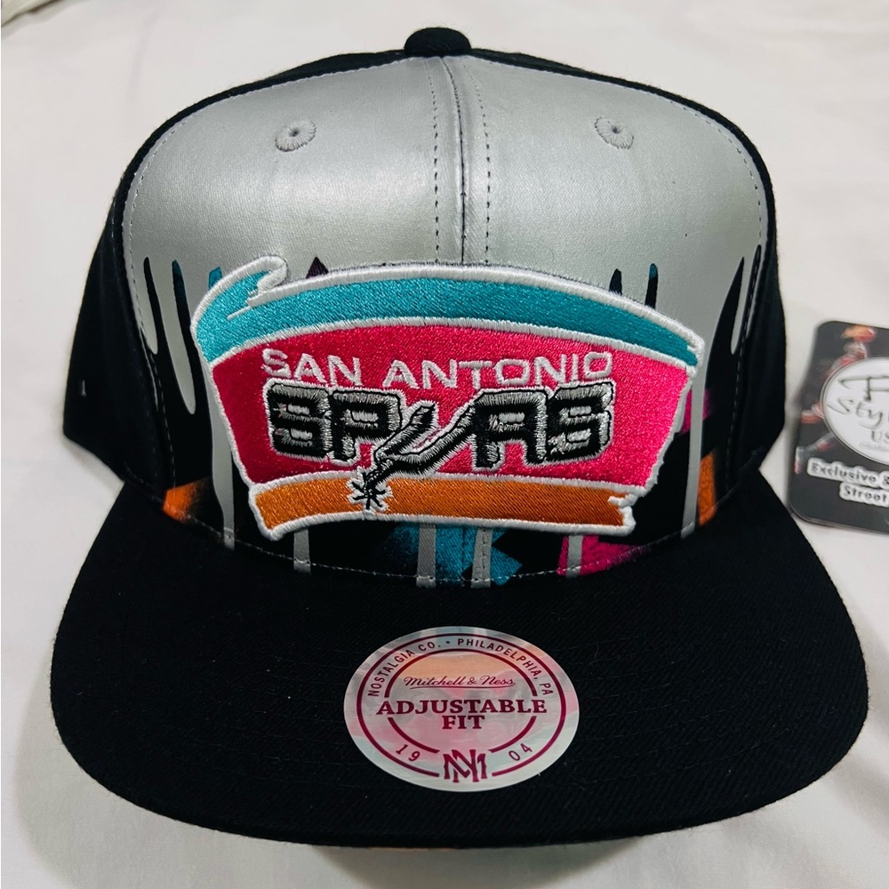 Exclusive Mitchell & Ness San Antonio Spurs Black Snapback Hat Ultra Rare